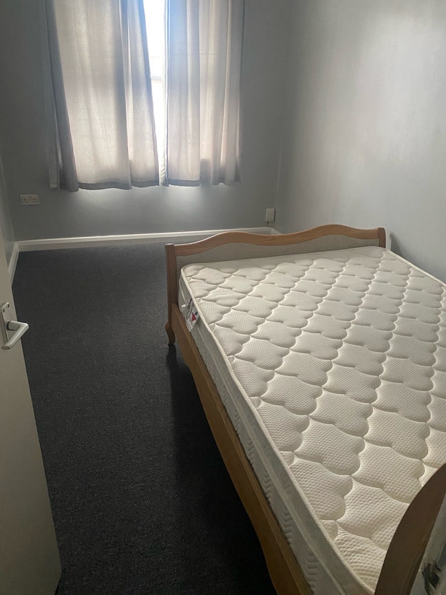 2 bedroom available to rent Main Photo
