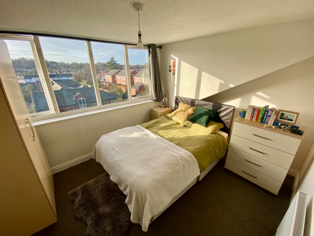 Bright, furnished room Meanwood *SUBLET*  Main Photo