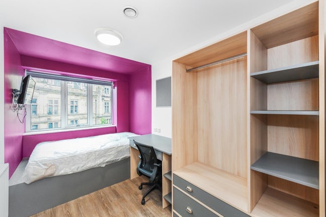 City Centre Room with TV & Bills Included Main Photo