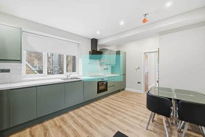 Three Bedroom Brand New Apart Close to B/G Tube Main Photo