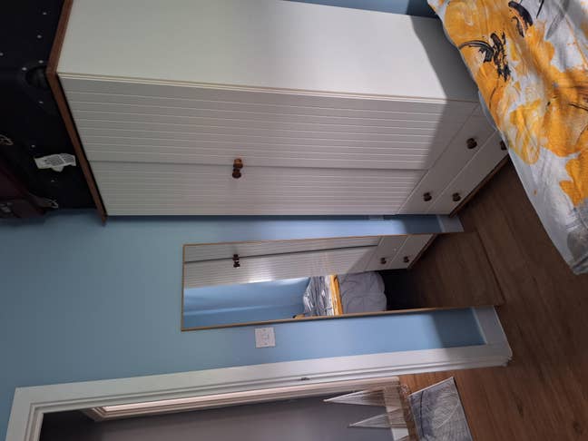 Lovely bedroom in modern flat Main Photo