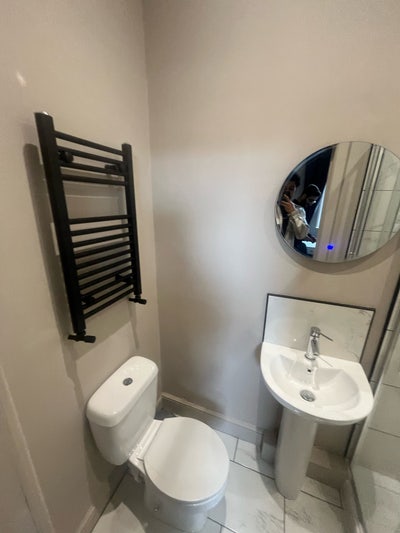 En-suite Room in Gloucester – Bills Included Main Photo