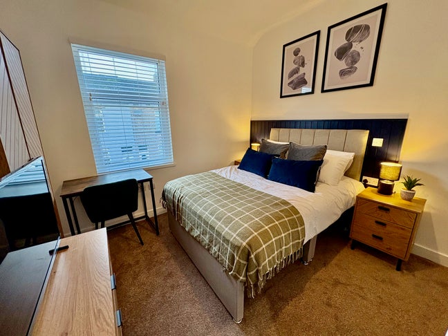 🌟Modern 6-Bed, All rooms En-Suite🌟 Main Photo
