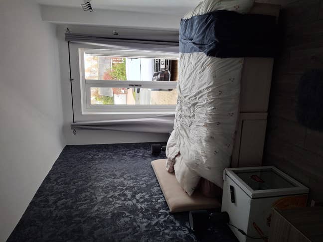 Private furnished en suite room to let Main Photo