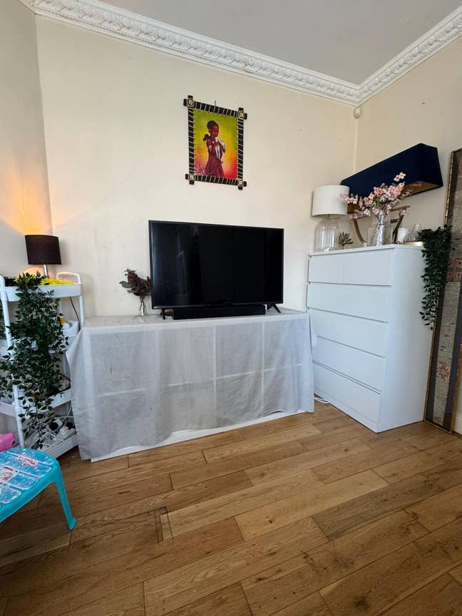 Bright room availablke in Acton W3 Main Photo
