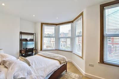 Ensuite bedroom 4 in Turnpike Lane  Main Photo