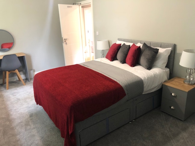 Spacious Professional House Share Main Photo