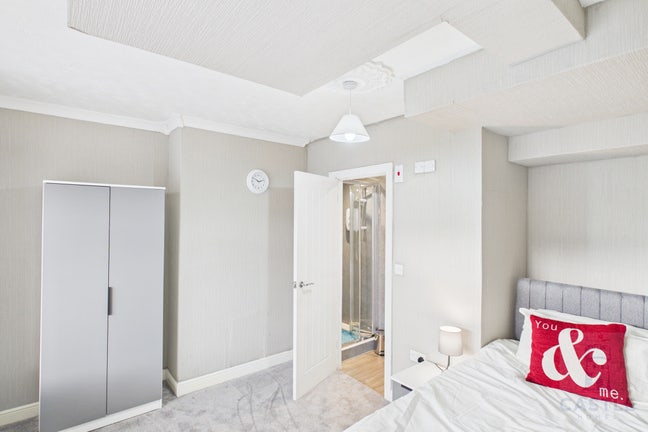 4 En-suite Rooms, Reigate Close, TS19  Main Photo