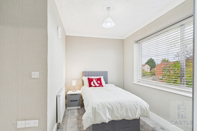 4 En-suite Rooms, Reigate Close, TS19  Main Photo