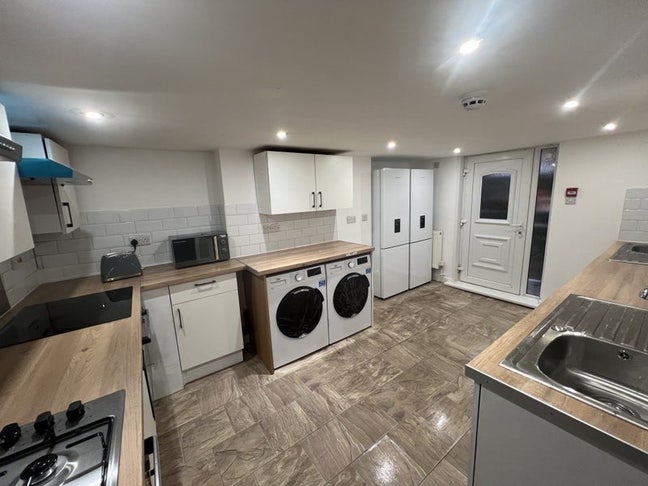 Room in Headingley house share   Main Photo