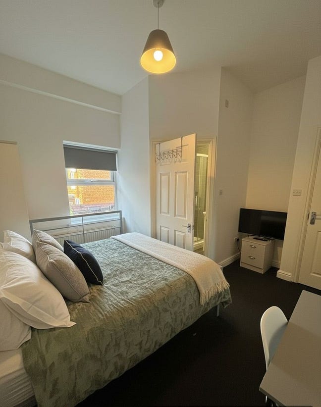 Double En-Suite Room- 30 Clifton Road, DL1 Main Photo