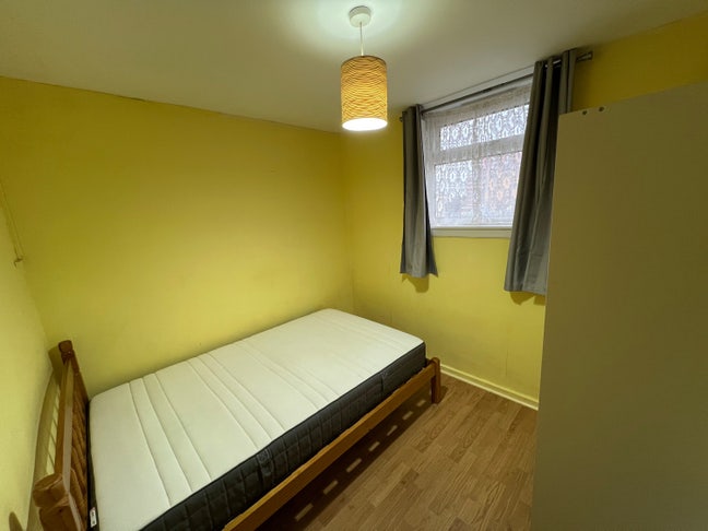 Single room near Feltham station Main Photo
