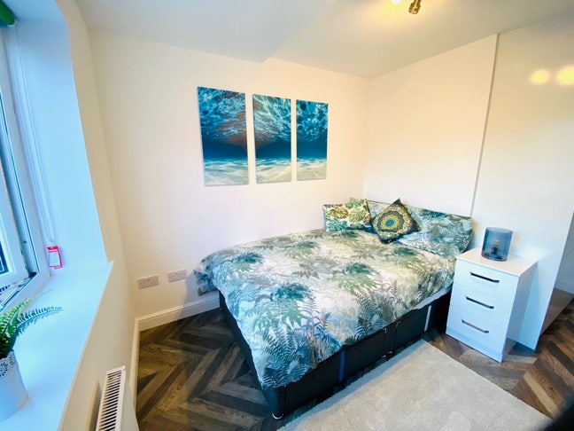 12 Bed WOW Factor House Main Photo