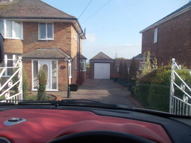 Room with Own Lounge and Bathroom Main Photo