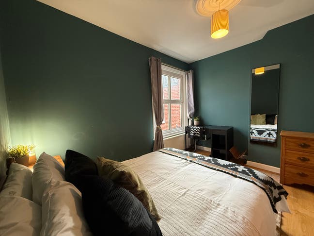 Double Room Available Now &pound;650pcm NR1 (13W-Jg) Main Photo