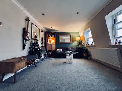 Double Room on Crystal Palace Triangle Main Photo