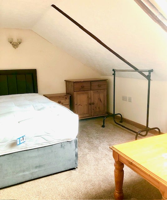 Good Size Loft Room on Mill Road Main Photo