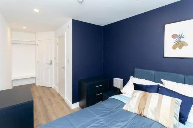 Superb Ensuite Double Bedroom Main Photo