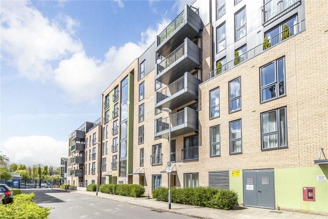 Large 3 bedroom flat for rent (NW9) Main Photo