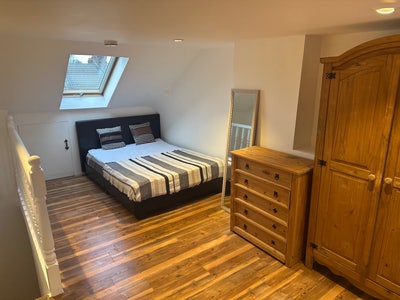 Double loft bedroom with en suite  Main Photo