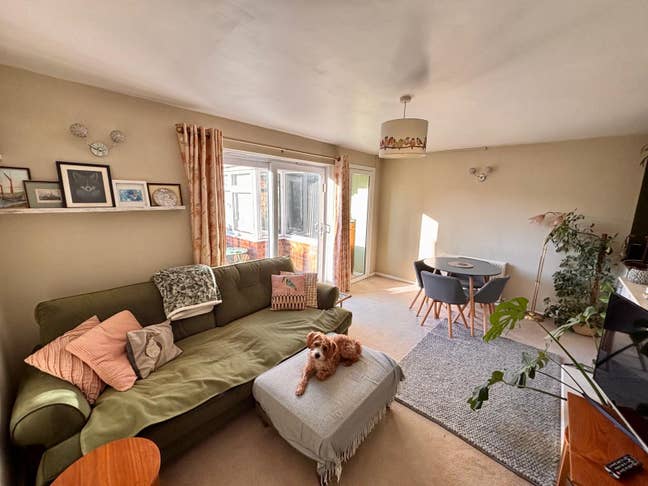 Large Two Bedroom Garden Maisonette Bills Included Main Photo