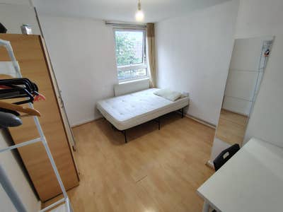 Double Room Available in Poplar E14 *.* Main Photo