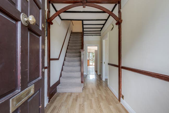 4 bedroom house in Morden Main Photo