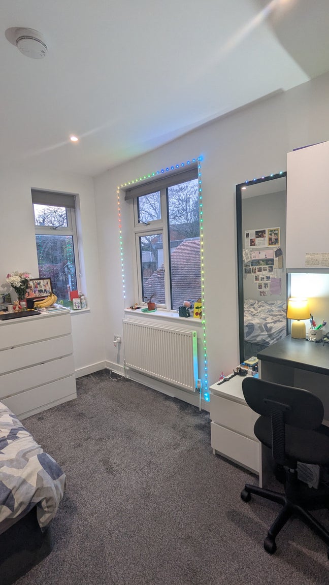 En-suite room, £550/month, Available 7 Jan 2026 Main Photo