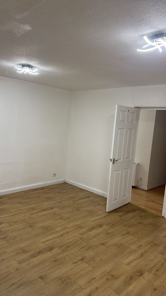 Spacious 3 BHK Flat for Rent Cowes court, Fareham Main Photo