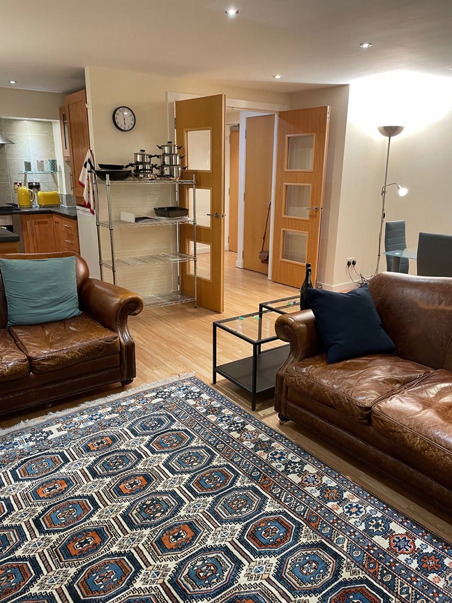 Woodlands - 4 Bedroom / 2 Bathroom Flat Main Photo