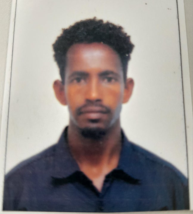 Full-time Professional Seeking Room in LS9 / Hareh Main Photo