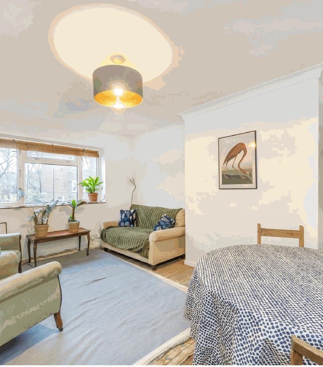 Spacious room in two- bedroom flat with balcony Main Photo
