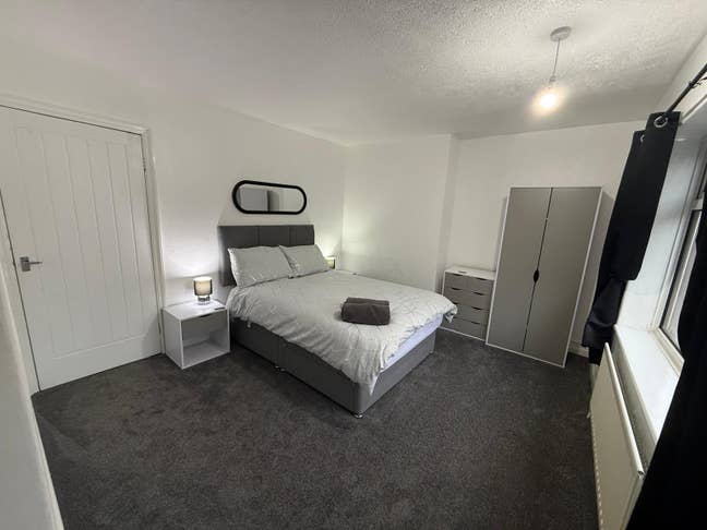 Refurbished 3 bed house great transport links Main Photo