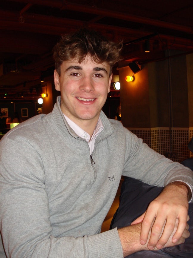 Friendly Flatshare w/ Young Professionals Main Photo