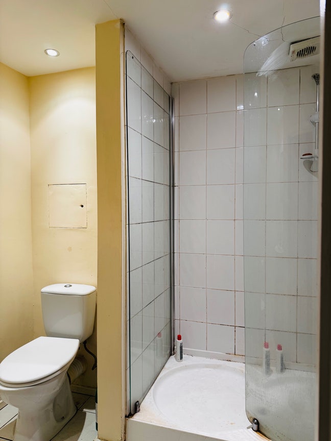 One bed flat available  Main Photo