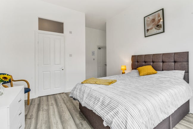 ✨Premium Furnished Double Rooms All Inclusive ✨ Main Photo