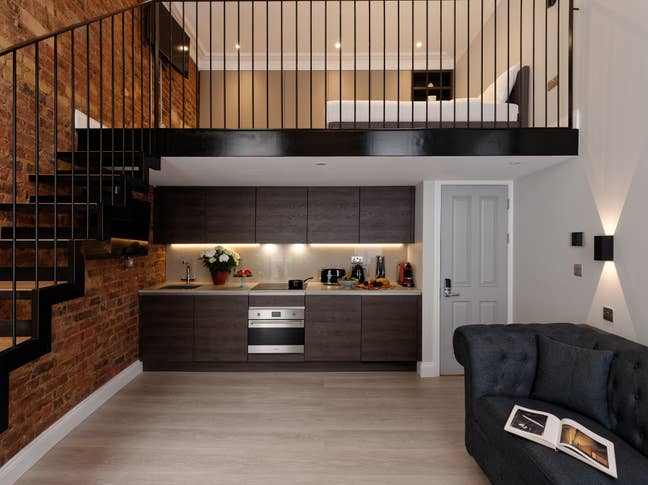 Bills Included,Patio for residents, Top location🔥 Main Photo