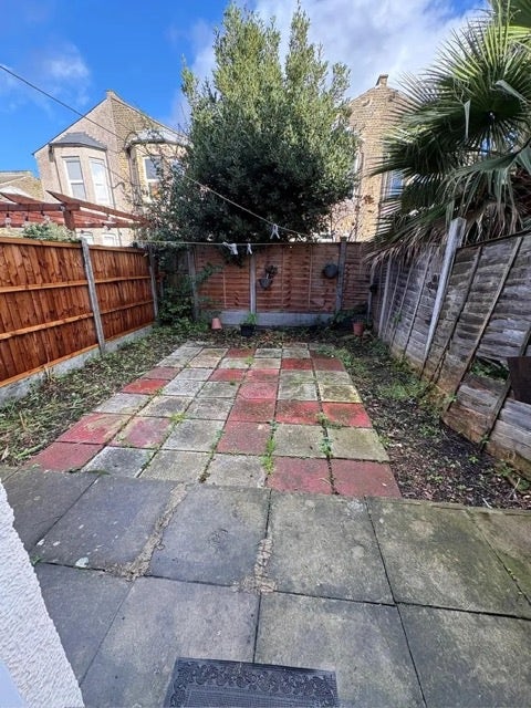 Charming Two-Bedroom Period Conversion Garden Fla Main Photo