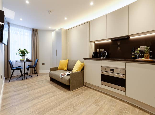 Bills Included, Bedsit- Flexible Term Stays Main Photo