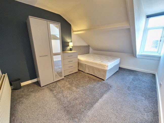 Modern Double - Bills + Wifi + Cleaner* Included Main Photo