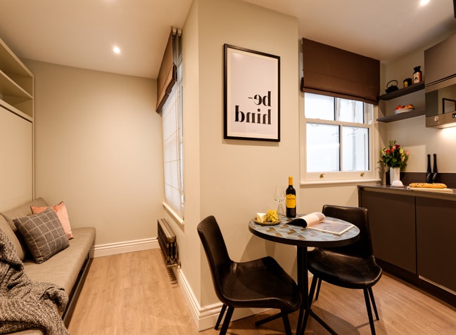 Bedsit with Bills Included in Baker Street 🔥 Main Photo