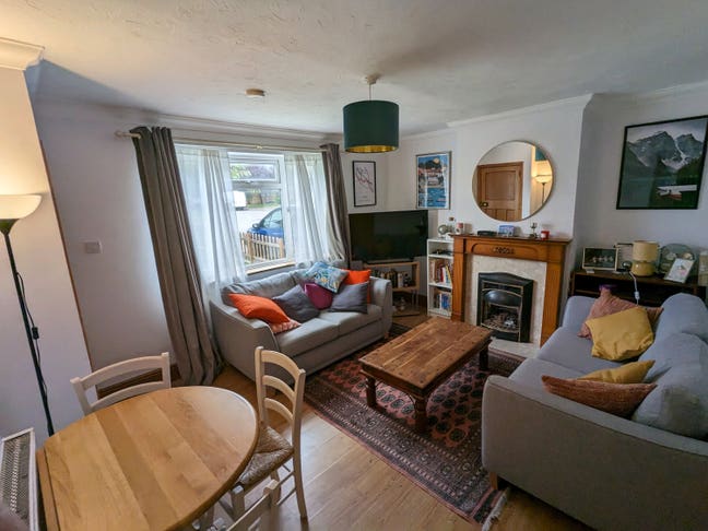 Lovely double room in cozy, peaceful home Main Photo