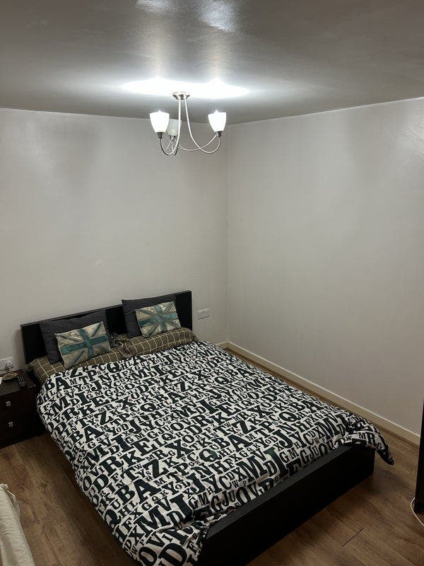 Furnished Double Room in Friendly LGBTQ+ Home (Str Main Photo