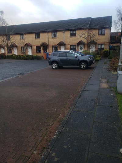 Single room in a shared apartment Main Photo