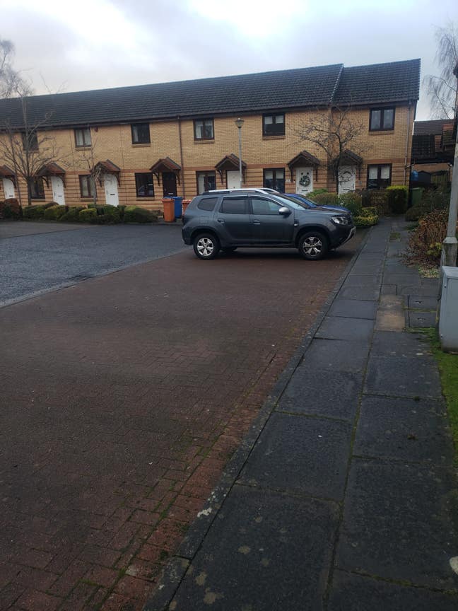 Single room in a shared apartment Main Photo