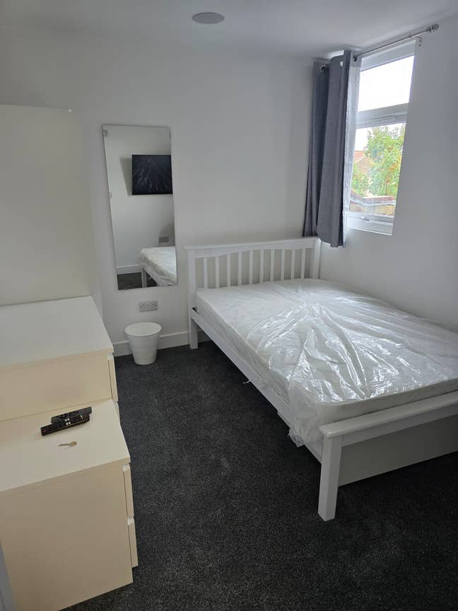 Lovely Furnished Rooms for Council Tenants Main Photo