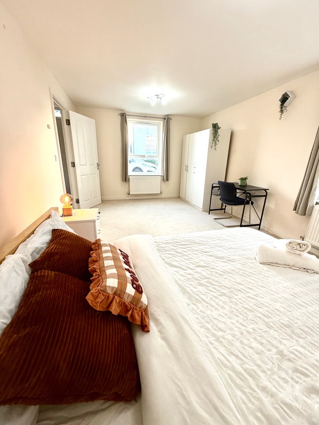 4 Bed with an Ensuite in Filton Main Photo