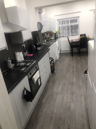 Luxury Master Double Room for Rent in Ilford, IG1  Main Photo