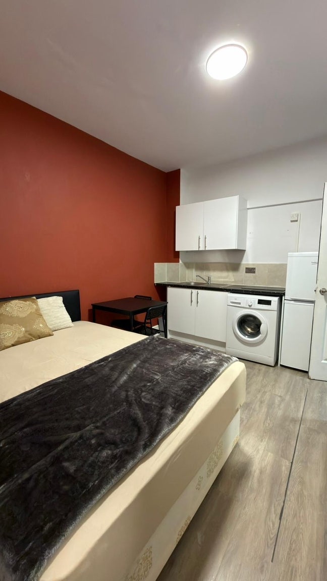 🏠 3X Studios available now in- Willesden Green  Main Photo