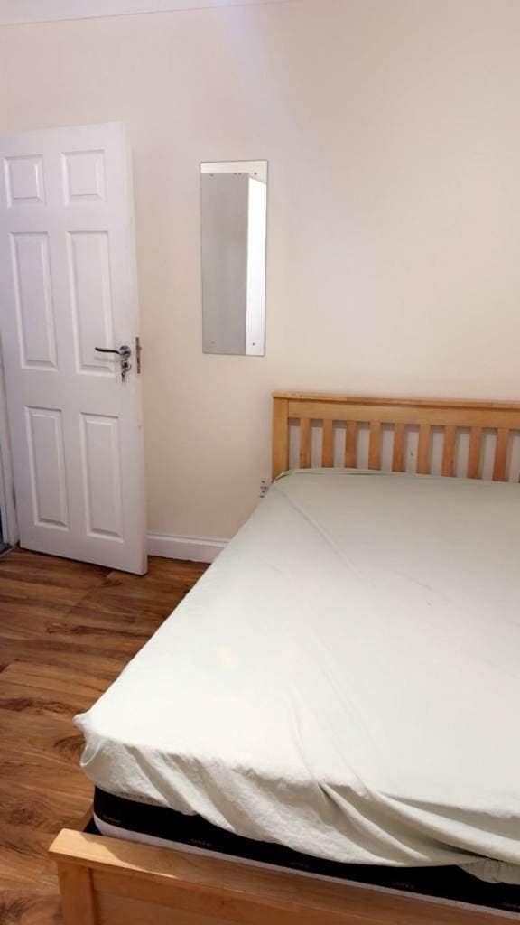 2 Double Rooms to Let –  Ilford IG1 1HA Main Photo
